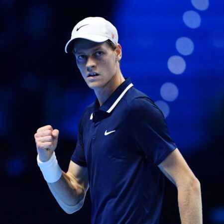 Андреа Вавассори выразил поддержку Яннику Синнеру после дисквалификации