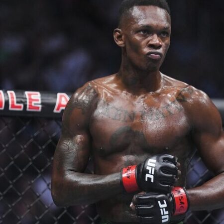 Карьера Адесаньи под угрозой после нокаута от Имавова на турнире UFC в Саудовской Аравии