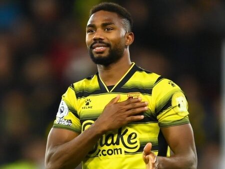 Ушел из жизни Деннис Бонд, легенда «Тоттенхэма» и «Уотфорда»