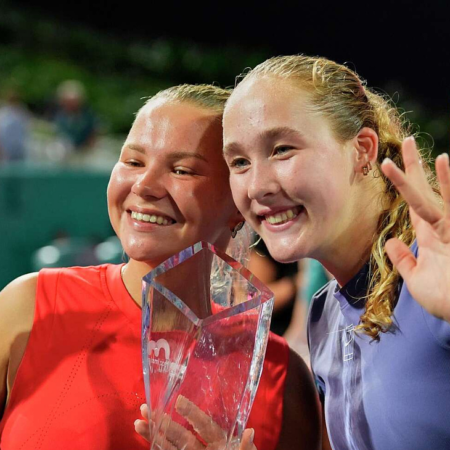 Мирра Андреева рассказала, чем они занимались с Дианой Шнайдер во время шестичасового перерыва в финале турнира в Майами