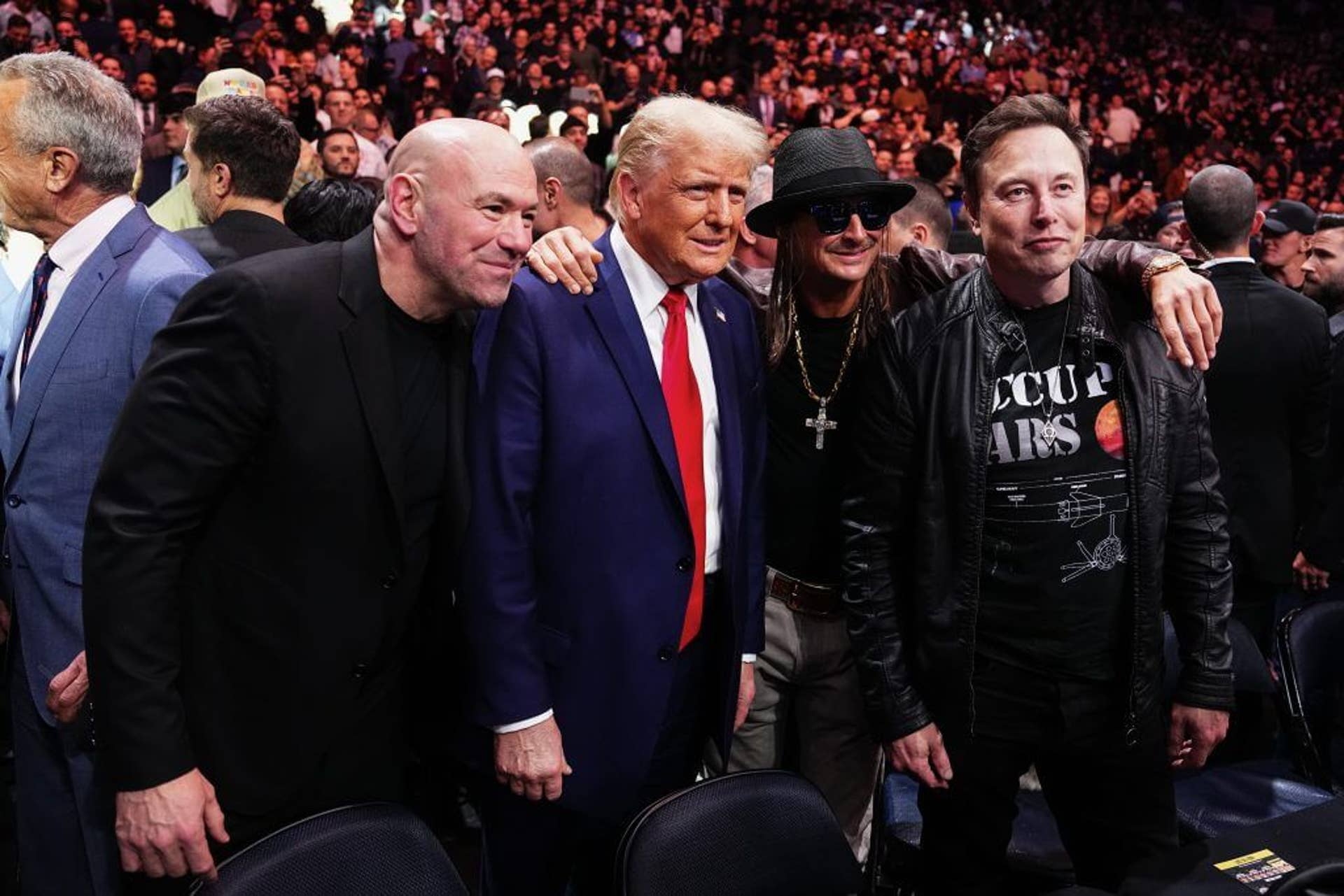 Preview Дональд Трамп сорвал овации на UFC 314, появившись в сопровождении Илона Маска