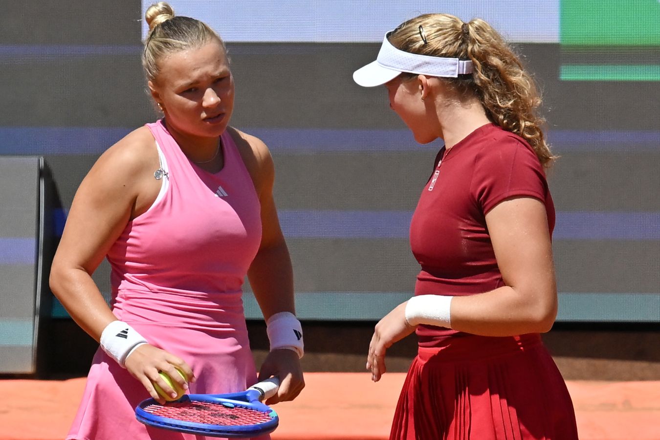 Preview Варвара Грачёва вышла в полуфинал турнира WTA 125 в Париже, обыграв Камиллу Рахимову