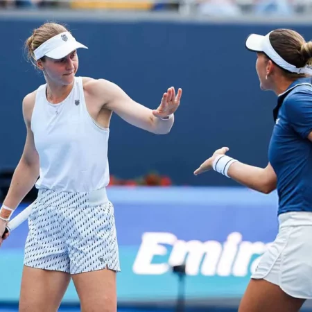 Самсонова и Меликар-Мартинес пробились в полуфинал парного турнира WTA в Нинбо